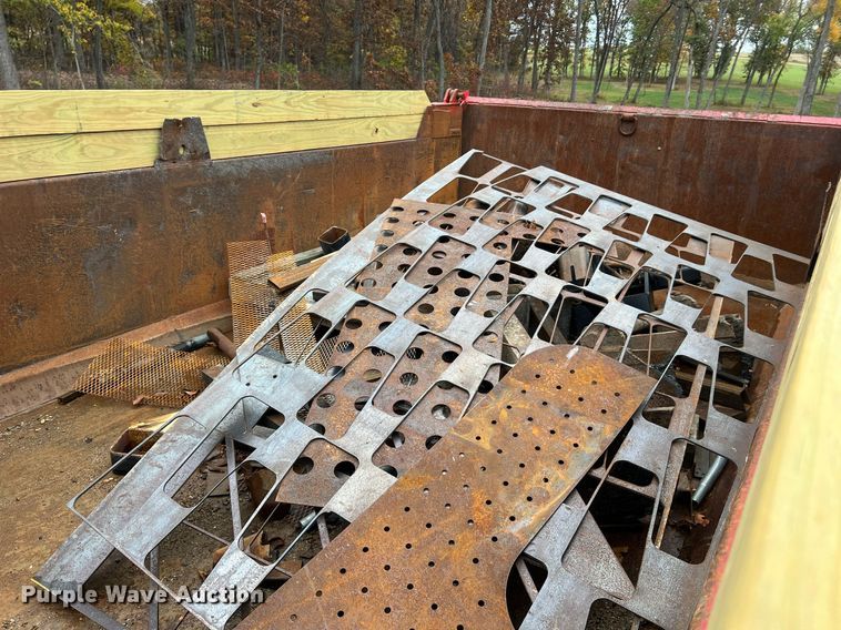 image for item NI9106 2004 Freightliner FL80  dump truck