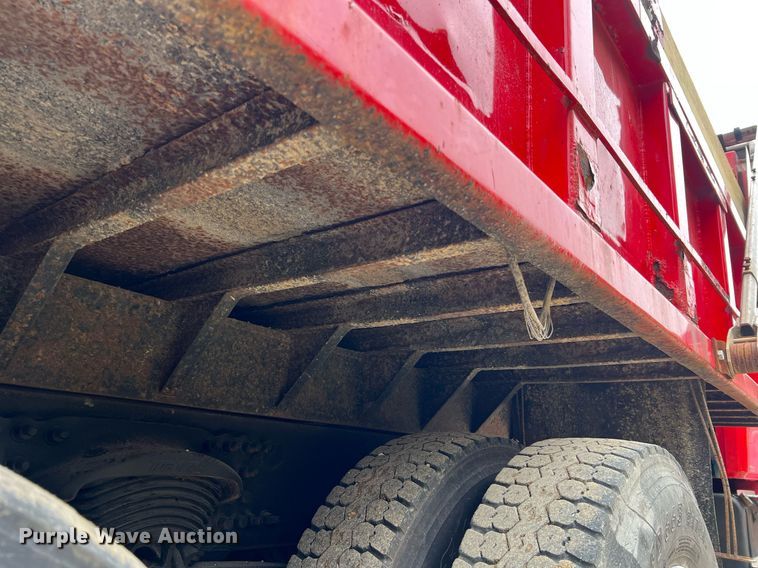 image for item NI9106 2004 Freightliner FL80  dump truck