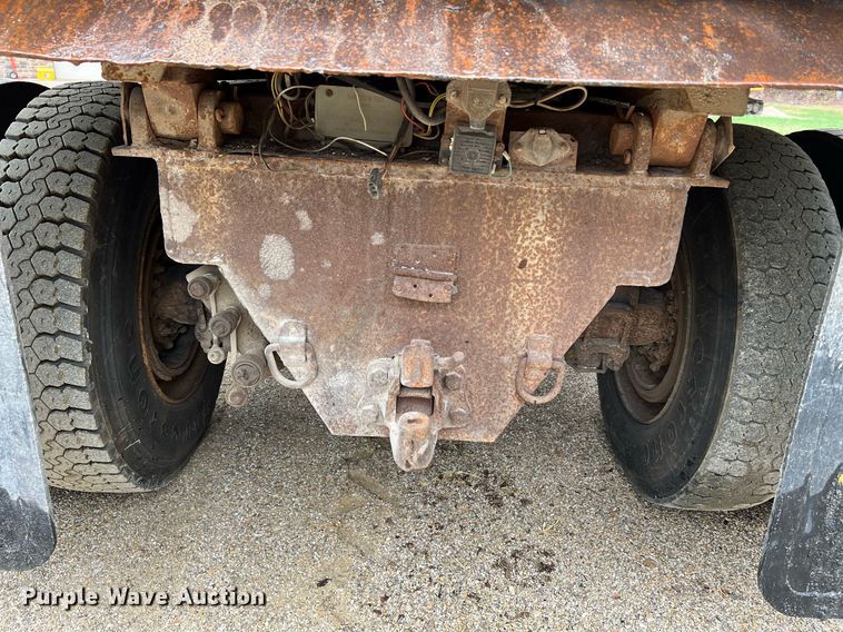 image for item NI9106 2004 Freightliner FL80  dump truck