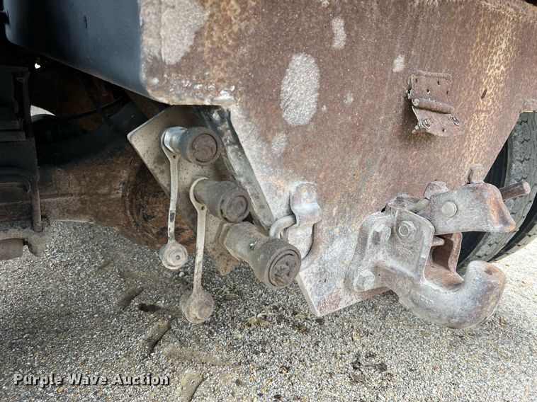 image for item NI9106 2004 Freightliner FL80  dump truck