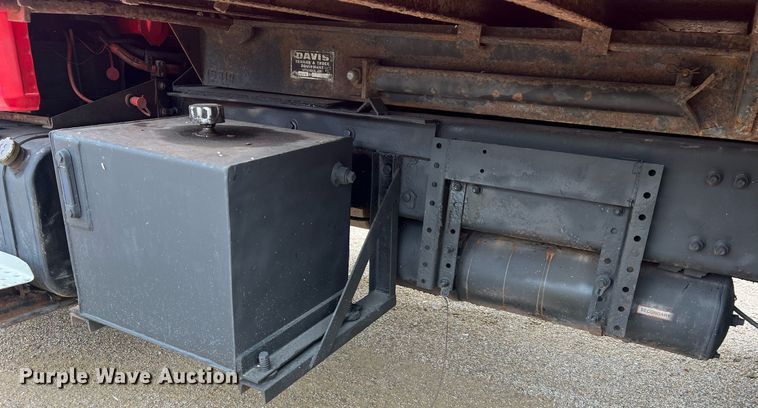 image for item NI9106 2004 Freightliner FL80  dump truck