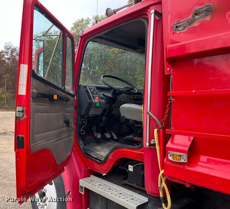 image for item NI9106 2004 Freightliner FL80  dump truck