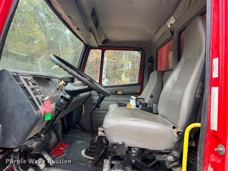 image for item NI9106 2004 Freightliner FL80  dump truck