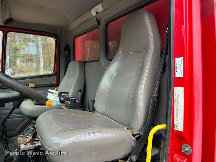 image for item NI9106 2004 Freightliner FL80  dump truck