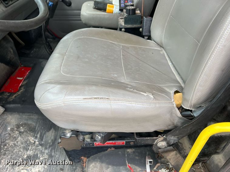 image for item NI9106 2004 Freightliner FL80  dump truck