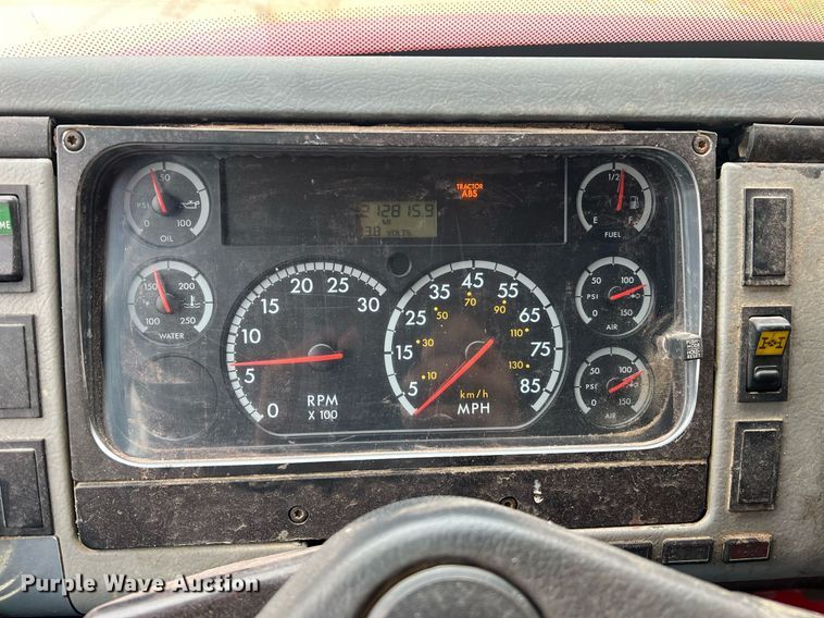 image for item NI9106 2004 Freightliner FL80  dump truck