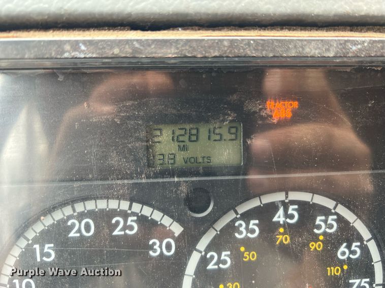 image for item NI9106 2004 Freightliner FL80  dump truck