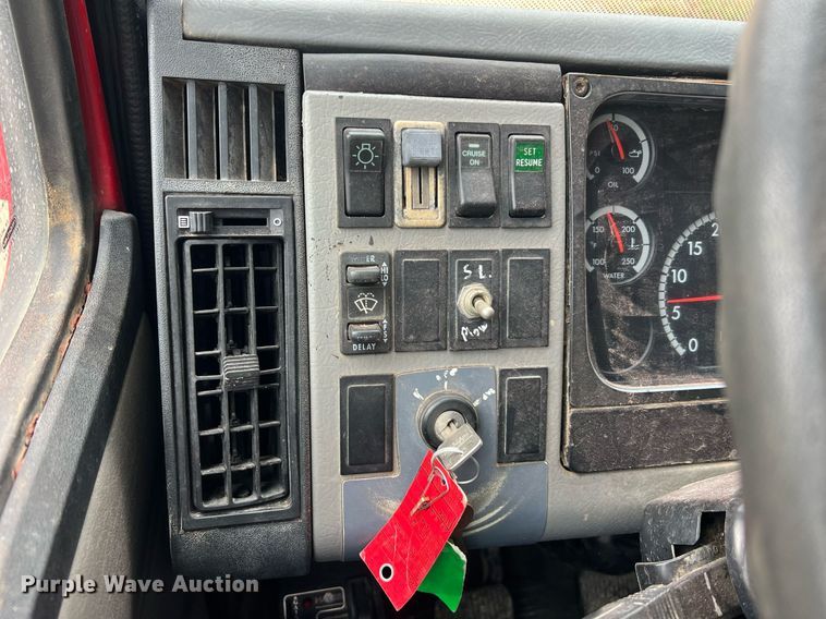 image for item NI9106 2004 Freightliner FL80  dump truck