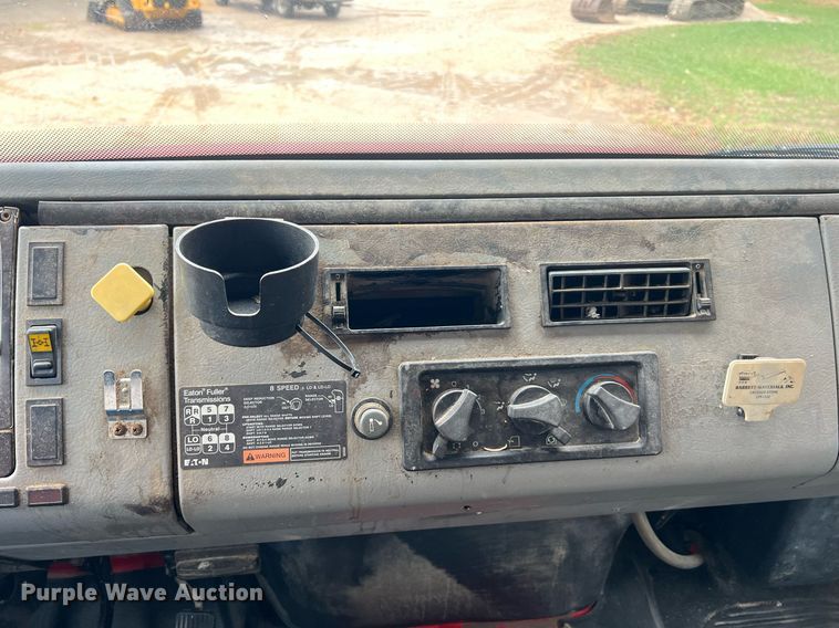 image for item NI9106 2004 Freightliner FL80  dump truck