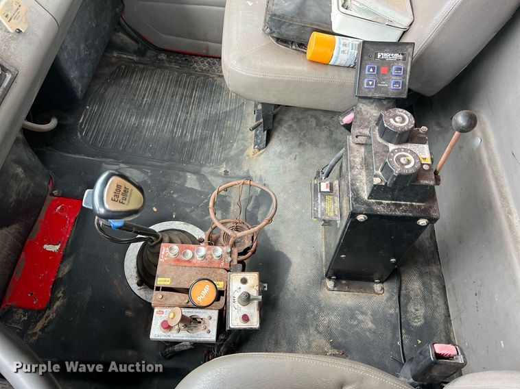 image for item NI9106 2004 Freightliner FL80  dump truck