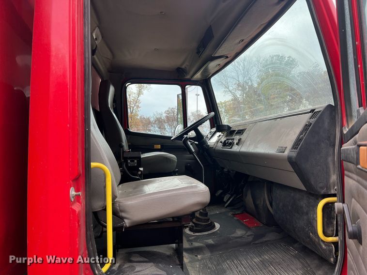 image for item NI9106 2004 Freightliner FL80  dump truck