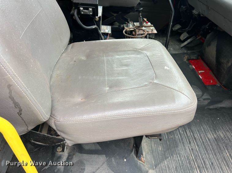 image for item NI9106 2004 Freightliner FL80  dump truck