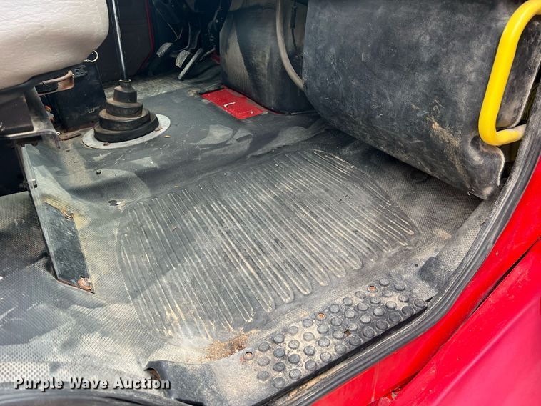 image for item NI9106 2004 Freightliner FL80  dump truck