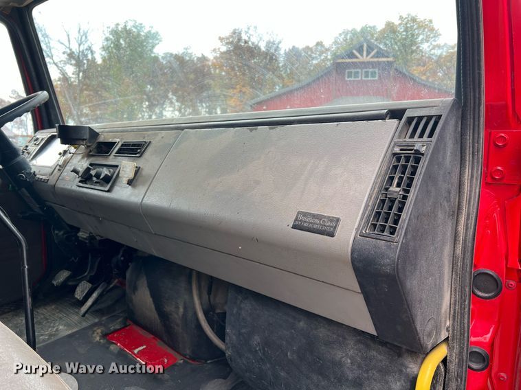 image for item NI9106 2004 Freightliner FL80  dump truck