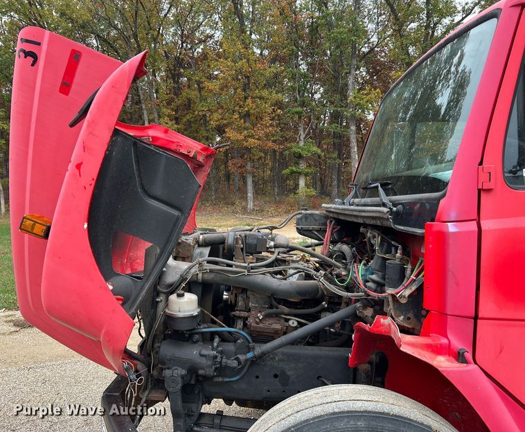 image for item NI9106 2004 Freightliner FL80  dump truck