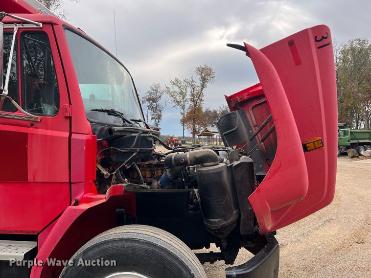 image for item NI9106 2004 Freightliner FL80  dump truck