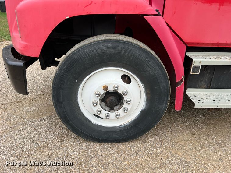 image for item NI9106 2004 Freightliner FL80  dump truck