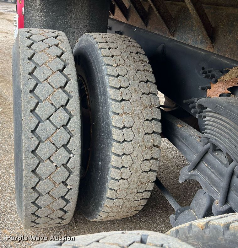 image for item NI9106 2004 Freightliner FL80  dump truck