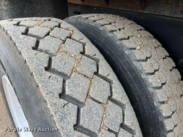 image for item NI9106 2004 Freightliner FL80  dump truck