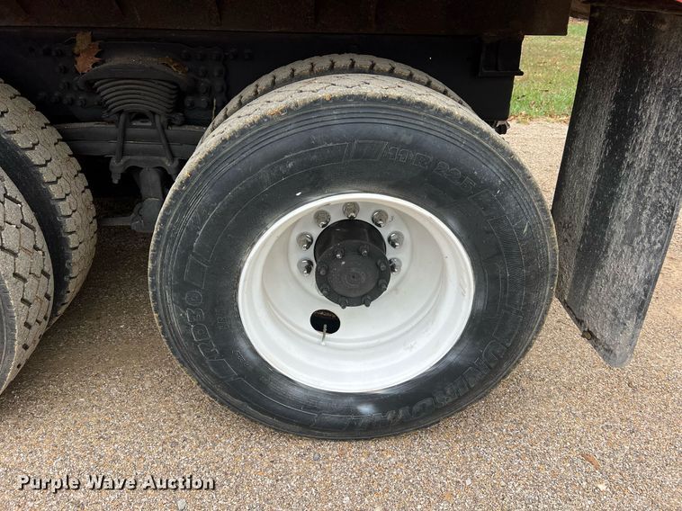 image for item NI9106 2004 Freightliner FL80  dump truck