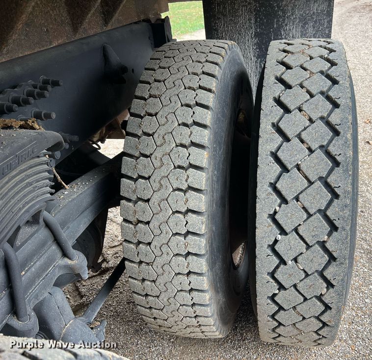 image for item NI9106 2004 Freightliner FL80  dump truck