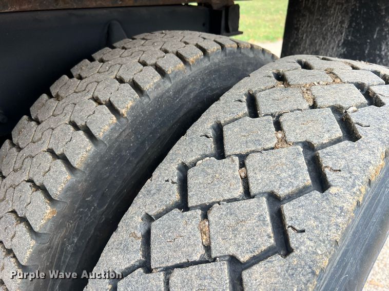 image for item NI9106 2004 Freightliner FL80  dump truck