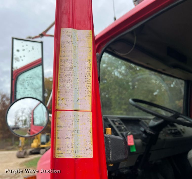 image for item NI9106 2004 Freightliner FL80  dump truck