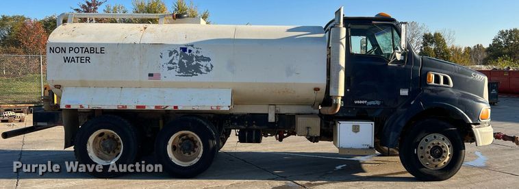 image for item NI9109 1998 Ford  water truck