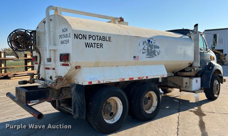 image for item NI9109 1998 Ford  water truck