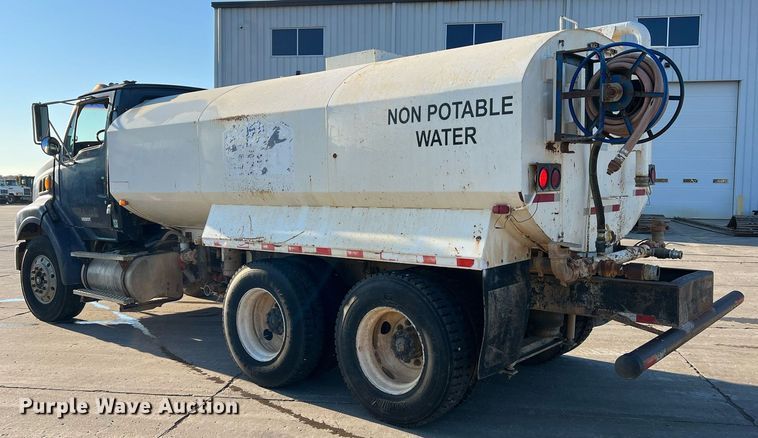 image for item NI9109 1998 Ford  water truck