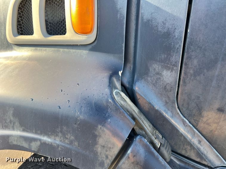 image for item NI9109 1998 Ford  water truck