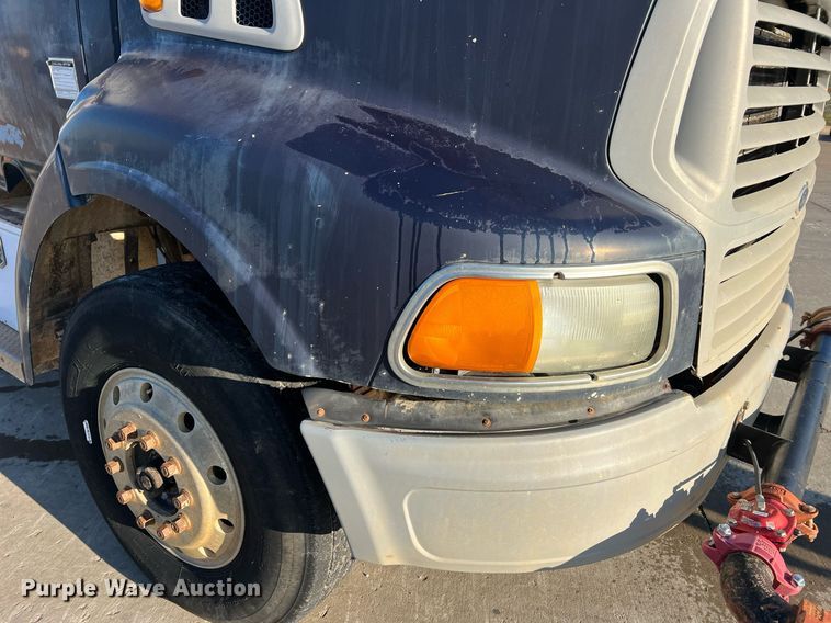 image for item NI9109 1998 Ford  water truck