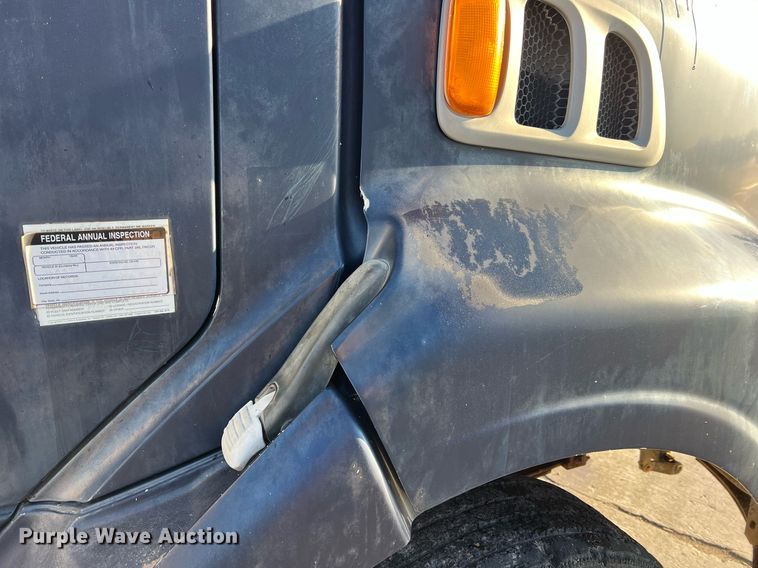 image for item NI9109 1998 Ford  water truck