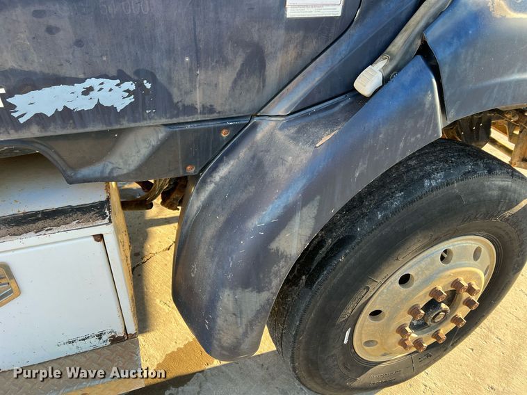 image for item NI9109 1998 Ford  water truck