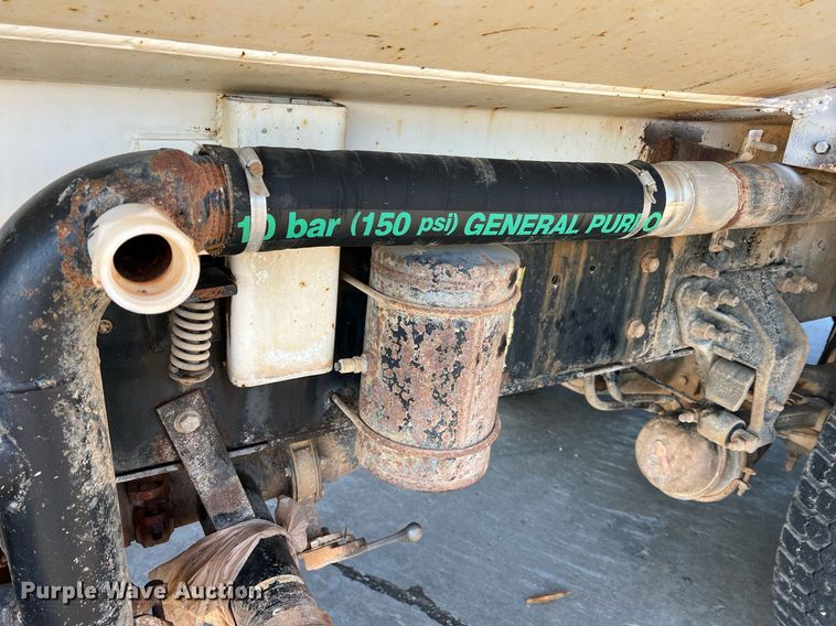 image for item NI9109 1998 Ford  water truck