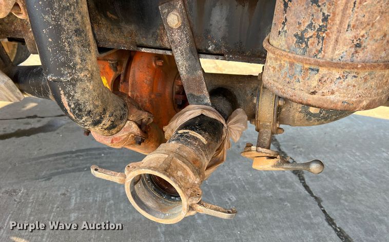 image for item NI9109 1998 Ford  water truck