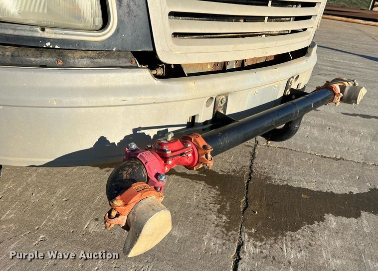 image for item NI9109 1998 Ford  water truck