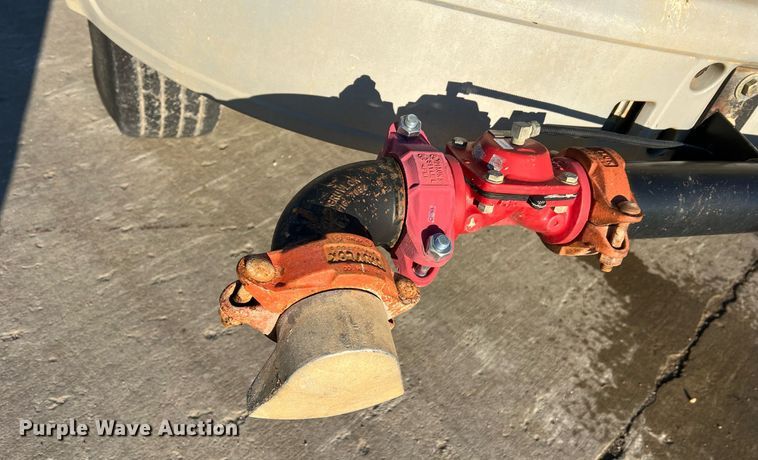 image for item NI9109 1998 Ford  water truck