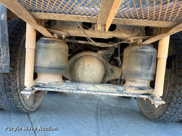 image for item NI9109 1998 Ford  water truck