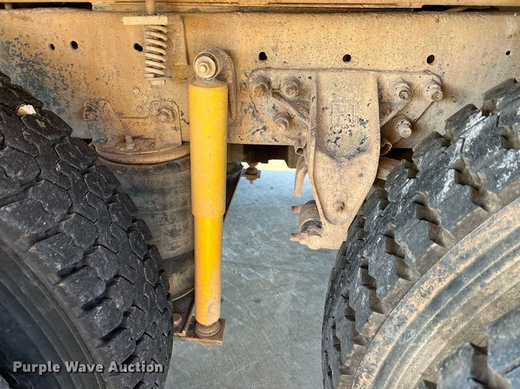 image for item NI9109 1998 Ford  water truck