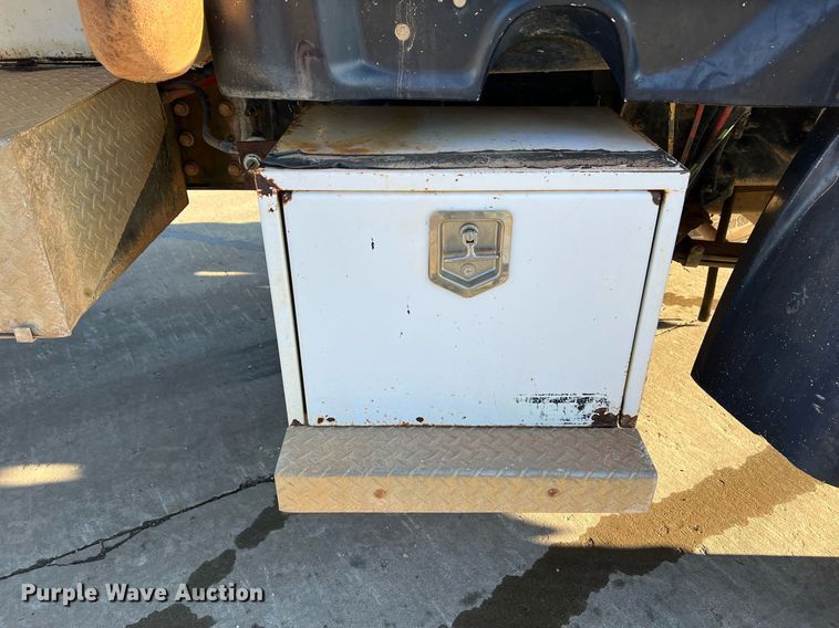 image for item NI9109 1998 Ford  water truck