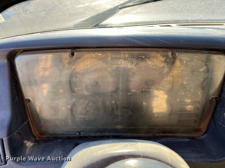 image for item NI9109 1998 Ford  water truck