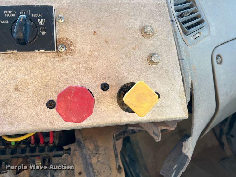 image for item NI9109 1998 Ford  water truck