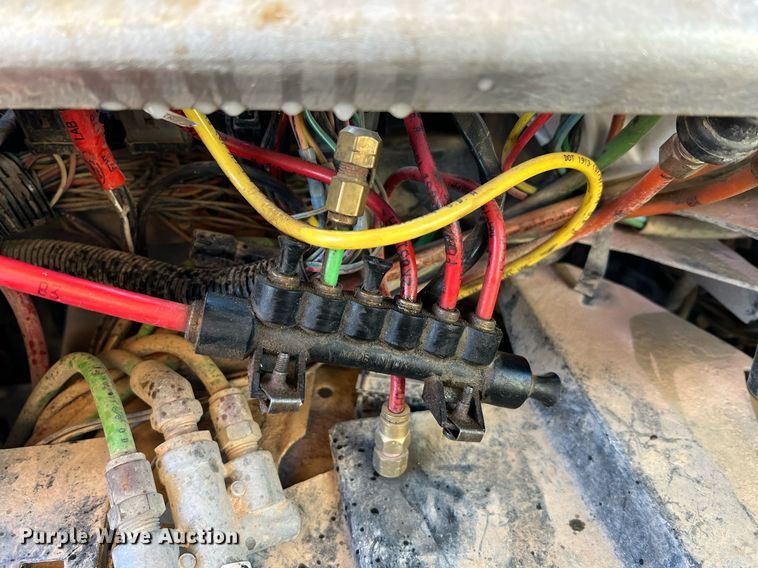 image for item NI9109 1998 Ford  water truck