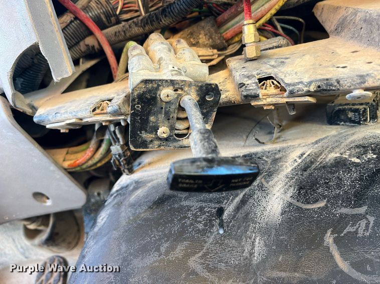 image for item NI9109 1998 Ford  water truck