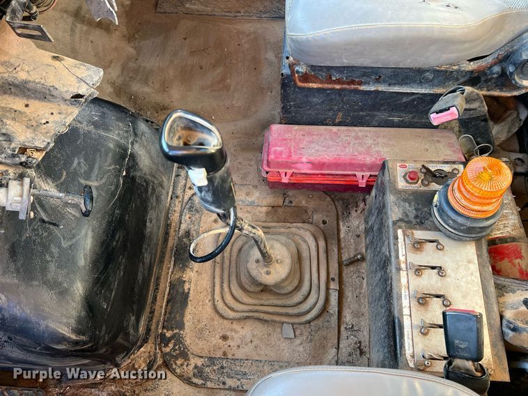 image for item NI9109 1998 Ford  water truck