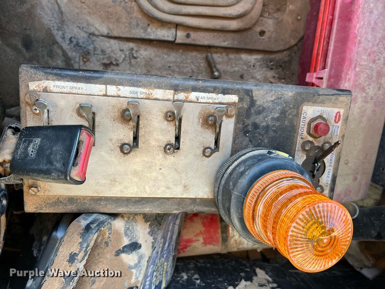 image for item NI9109 1998 Ford  water truck