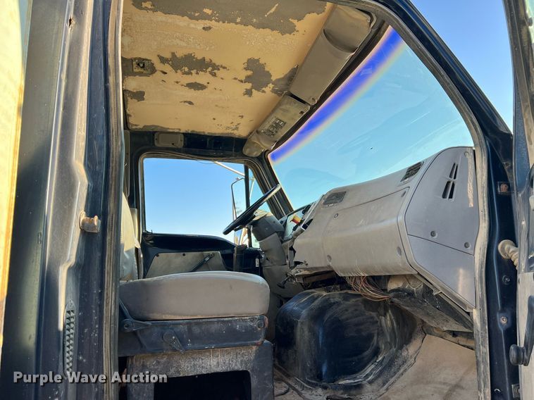 image for item NI9109 1998 Ford  water truck