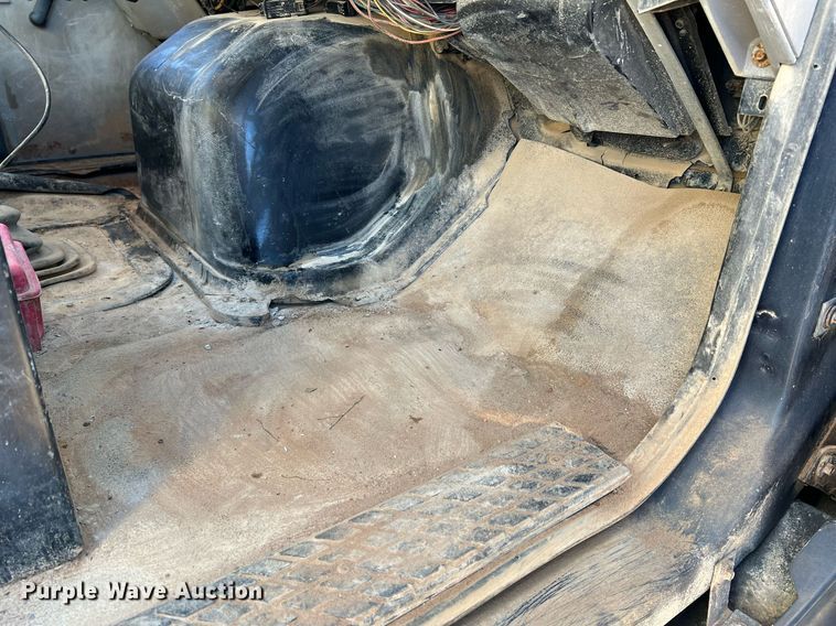 image for item NI9109 1998 Ford  water truck