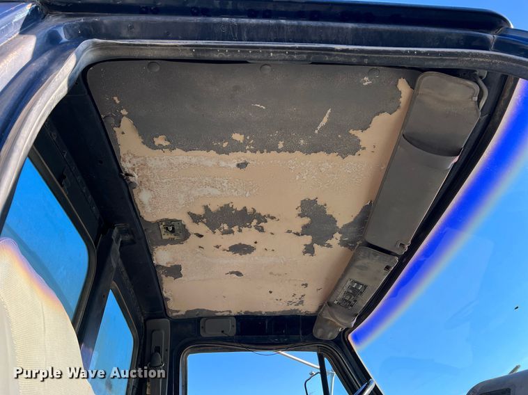 image for item NI9109 1998 Ford  water truck